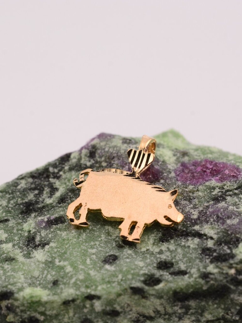 10K CUTE PIG PENDANT